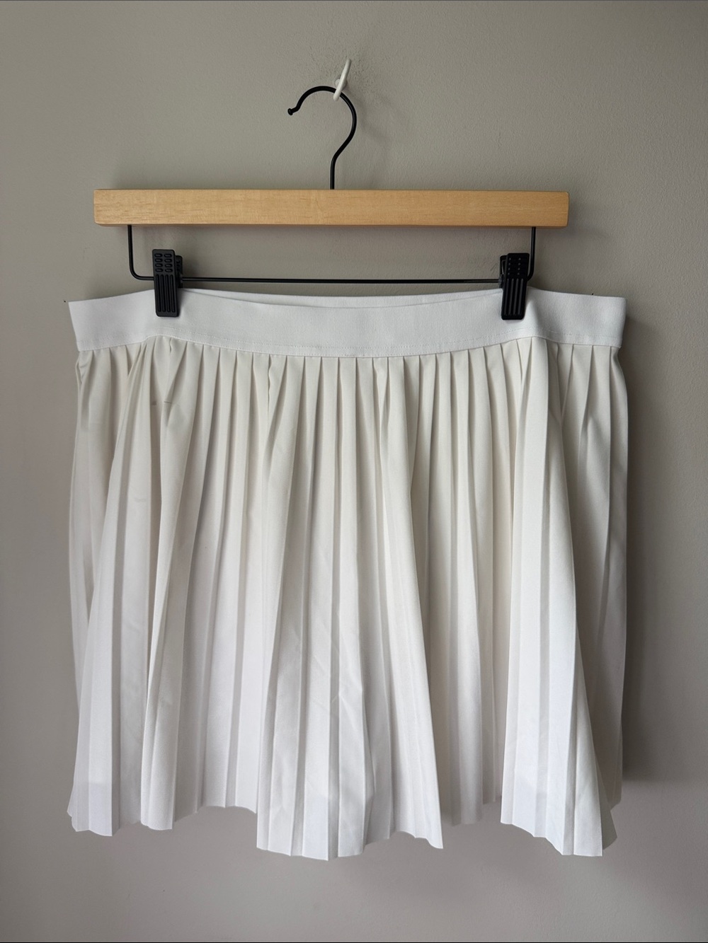 Lou & Grey White Pleated Tennis Skort Athletic Skirt Built-In Shorts